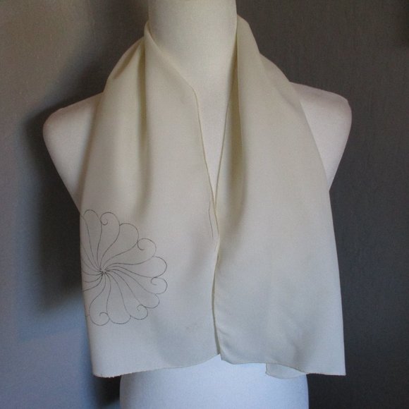 Cream & gray petite scarf